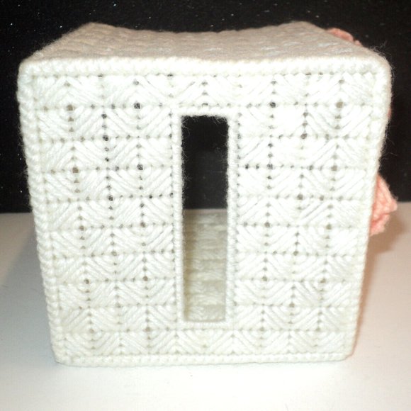 Handmade White Needlepoint Tissue Box Holder Peach Roses, Blue, Yellow Vintage - Picture 4 of 6